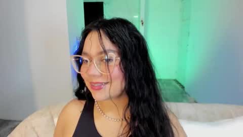 Snapshot of mia_roux13 chatting on March 24, 2026, 3:11 am Mia Roux online show from March 24, 2026, 3:11 am