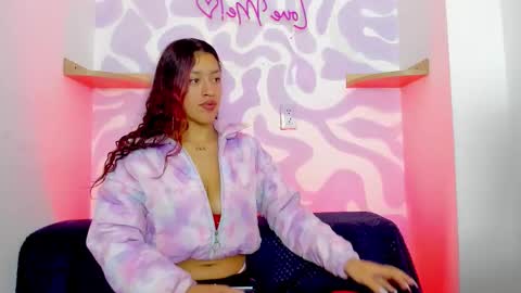 Mia . online show from December 18, 2025, 1:39 pm