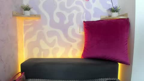 Snapshot of mia_scarlet7 chatting on June 8, 2026, 1:22 pm Mia . online show from June 8, 2026, 1:22 pm