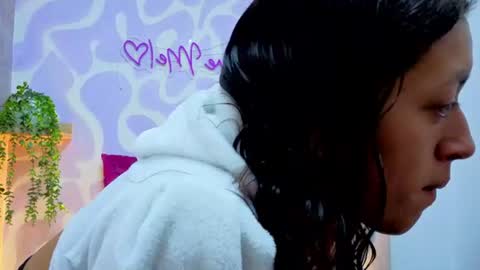 Snapshot of mia_scarlet7 chatting on June 18, 2026, 12:31 pm Mia . online show from June 18, 2026, 12:31 pm