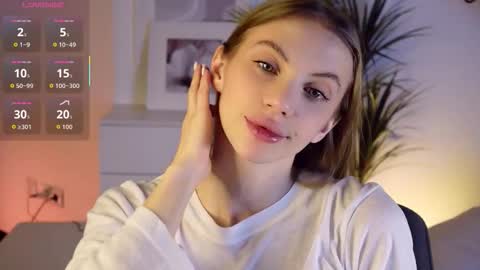 Snapshot of mia_silk chatting on November 17, 2025, 6:08 am Mia online show from November 17, 2025, 6:08 am