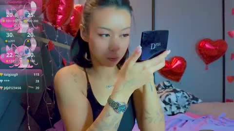 Mia online show from February 21, 2025, 12:39 pm