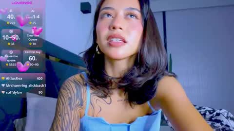 Mia online show from September 20, 2025, 1:23 pm