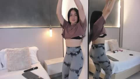 Snapshot of mia_slora chatting on May 19, 2026, 12:11 pm M I A online show from May 19, 2026, 12:11 pm