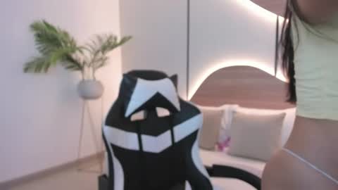 Snapshot of mia_slora chatting on June 25, 2026, 2:11 am M I A online show from June 25, 2026, 2:11 am