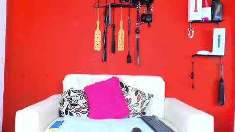 Mia sophiia online show from December 4, 2024, 5:05 am