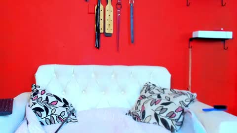 Mia sophiia online show from January 9, 2025, 4:52 am