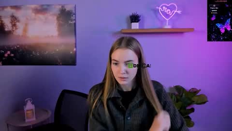 Snapshot of mia_starrr_ chatting on November 10, 2025, 9:52 am mia_starrr_ online show from November 10, 2025, 9:52 am