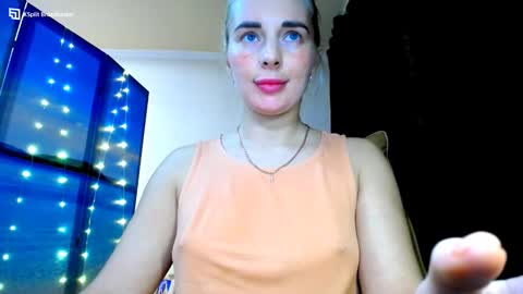 Snapshot of mia_sunnyy chatting on December 17, 2024, 11:38 pm Mia. online show from December 17, 2024, 11:38 pm