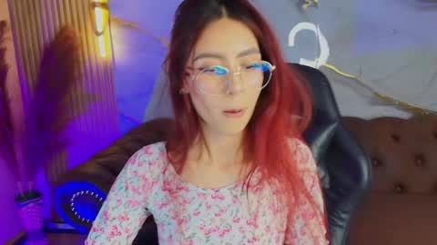 Mia online show from October 29, 2025, 2:08 pm