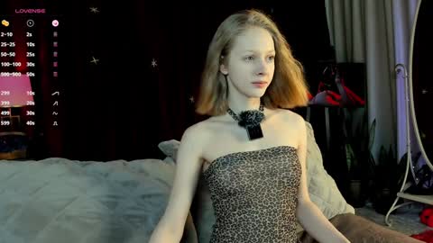 Snapshot of mia_vebes chatting on January 13, 2025, 9:09 pm Mia online show from January 13, 2025, 9:09 pm