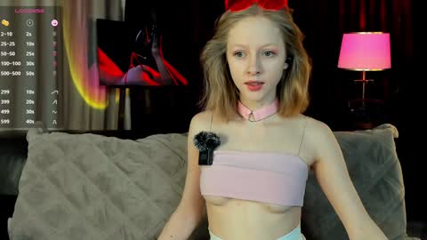 Snapshot of mia_vebes chatting on January 24, 2025, 7:28 pm Mia online show from January 24, 2025, 7:28 pm