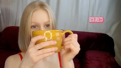 Snapshot of mia_vebes chatting on January 31, 2025, 10:10 pm Mia online show from January 31, 2025, 10:10 pm