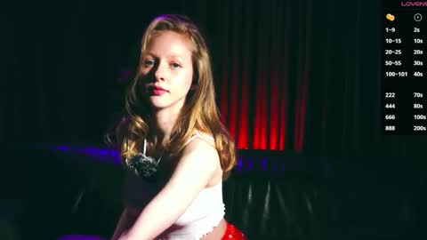 Mia online show from October 3, 2025, 3:31 pm