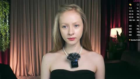 Mia online show from December 15, 2025, 3:27 pm