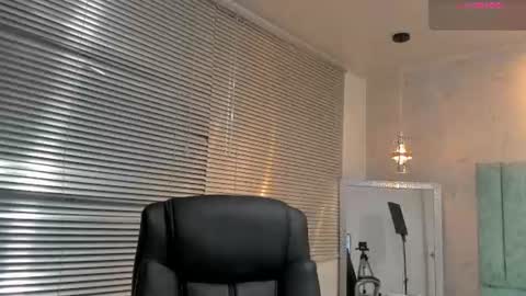 Snapshot of mia_velmont chatting on August 6, 2026, 2:57 am Miaaa online show from August 6, 2026, 2:57 am