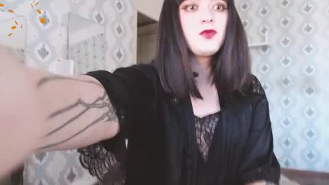 mia_wallase online show from November 24, 2025, 10:26 am
