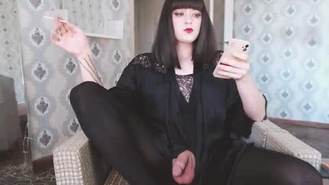 mia_wallase online show from May 12, 2026, 2:58 pm
