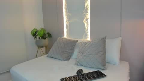 Snapshot of mia_watsonn_ chatting on March 28, 2026, 3:39 am M I A online show from March 28, 2026, 3:39 am