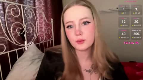 mia_wellis online show from April 29, 2026, 1:15 pm