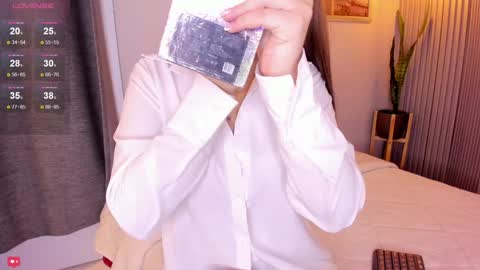 Mia White  online show from December 3, 2024, 12:49 pm