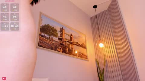 Mia White  online show from December 9, 2024, 6:25 pm