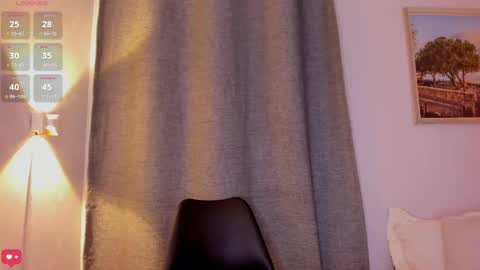 Mia White  online show from October 1, 2025, 1:17 pm