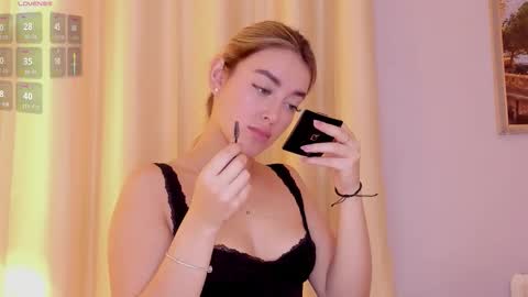 Mia White  online show from January 6, 2026, 12:53 pm