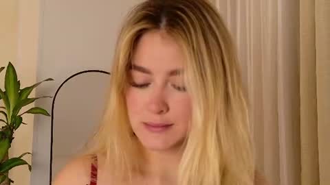 Mia White  online show from June 16, 2026, 2:09 pm
