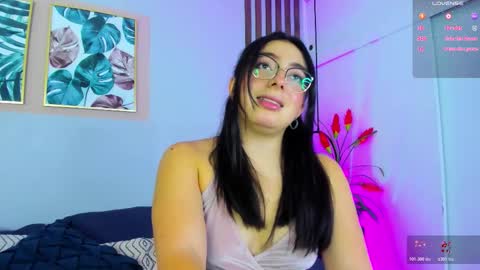 mia_wills_ online show from March 19, 2026, 5:06 pm