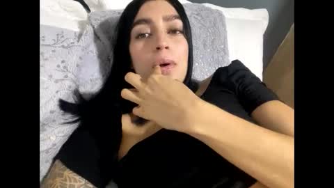IG  isabelvp185 online show from September 18, 2025, 5:26 pm