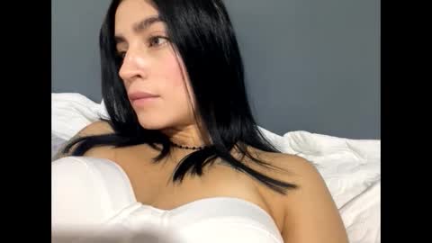 IG  isabelvp185 online show from September 26, 2025, 7:29 pm