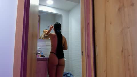    online show from November 20, 2025, 10:37 am