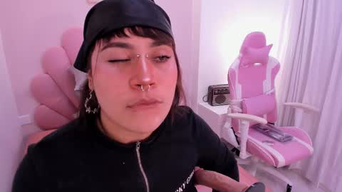 Snapshot of mia_yeager chatting on October 8, 2025, 4:10 am mia_yeager online show from October 8, 2025, 4:10 am