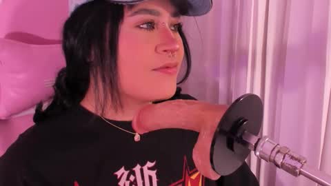 Snapshot of mia_yeager chatting on October 22, 2025, 4:13 am mia_yeager online show from October 22, 2025, 4:13 am