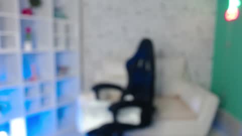 Mia online show from March 10, 2025, 11:49 pm