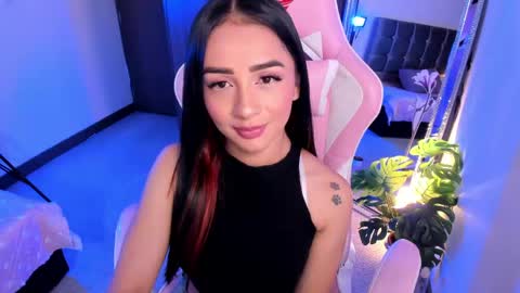mia  nicolle online show from May 11, 2026, 12:49 am
