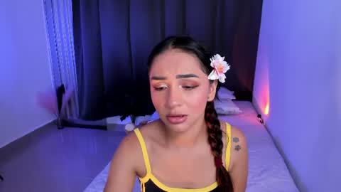 mia  nicolle online show from July 4, 2026, 3:45 am