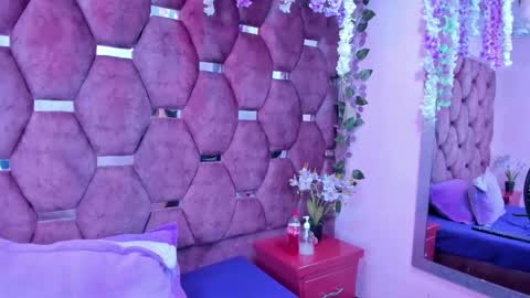 miaa_davis_ online show from December 20, 2025, 3:02 am