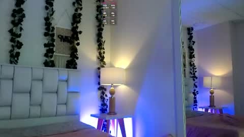 Mia online show from June 11, 2026, 11:19 am