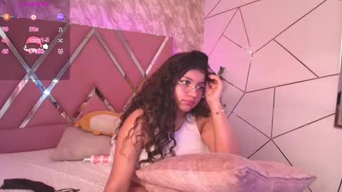 miaa_smiith1 online show from December 19, 2024, 4:13 pm