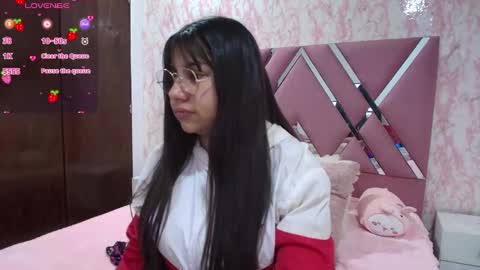 miaa_smiith1 online show from January 24, 2025, 12:10 pm