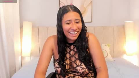 Mia online show from September 12, 2025, 12:38 pm