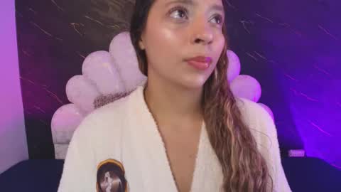 Mia online show from May 6, 2026, 12:10 pm
