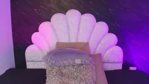 Snapshot of miaabrown__ chatting on May 27, 2026, 12:02 pm Mia online show from May 27, 2026, 12:02 pm