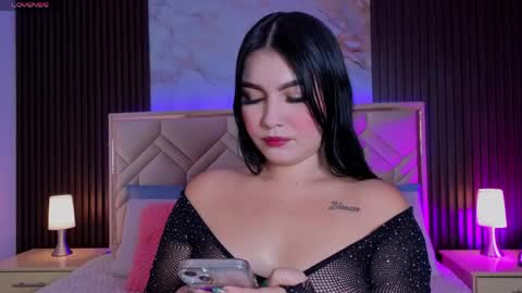 Miaa Farrel online show from May 25, 2026, 7:09 pm