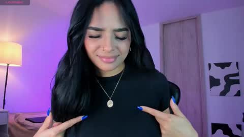 Snapshot of miaagomez chatting on October 6, 2025, 8:17 pm Mia online show from October 6, 2025, 8:17 pm