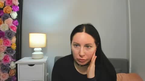 Mia online show from February 20, 2026, 1:33 pm