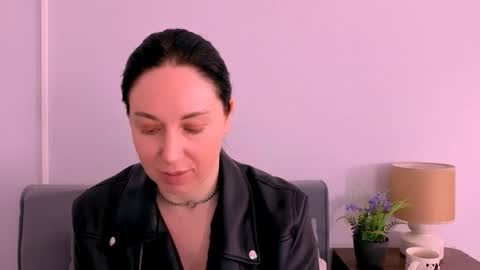 Snapshot of miaalluring chatting on April 25, 2026, 3:31 pm Mia online show from April 25, 2026, 3:31 pm