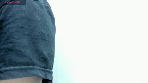 Mia online show from March 13, 2026, 12:45 pm